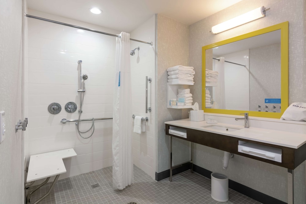 Hampton Inn & Suites Dallas East TX 12/45