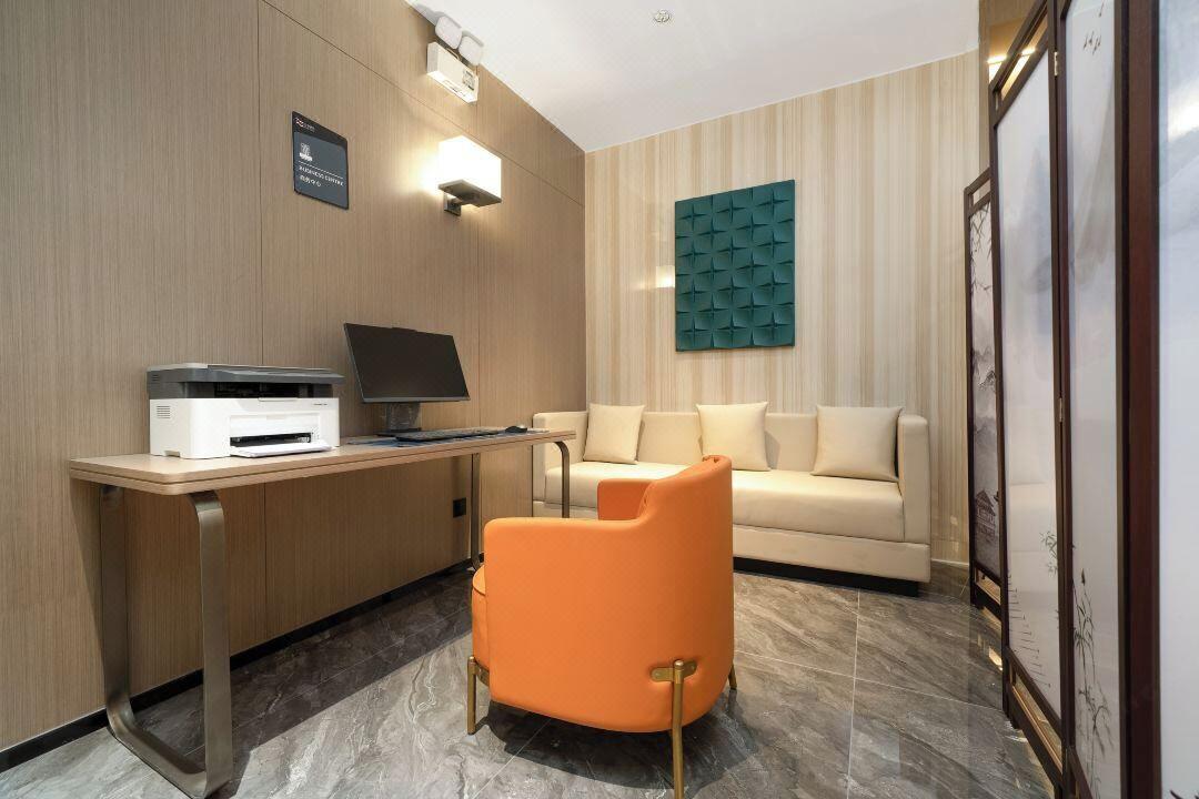 ECHIC HL (Shenzhen Luohu Port Railway Station Branch) 35/37