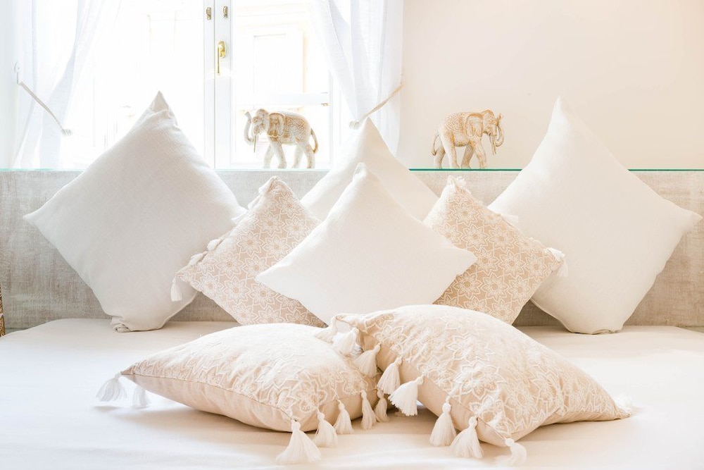 Pantheon Luxury Gold Apartment 18/43