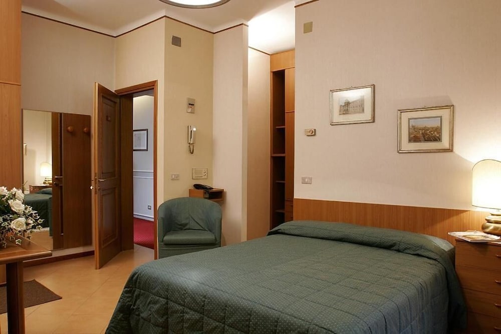 Albergo Reggio 15/63