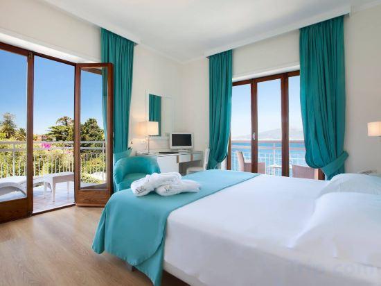 Room, Double Bed, Sea View, 2 Balconies, Corner