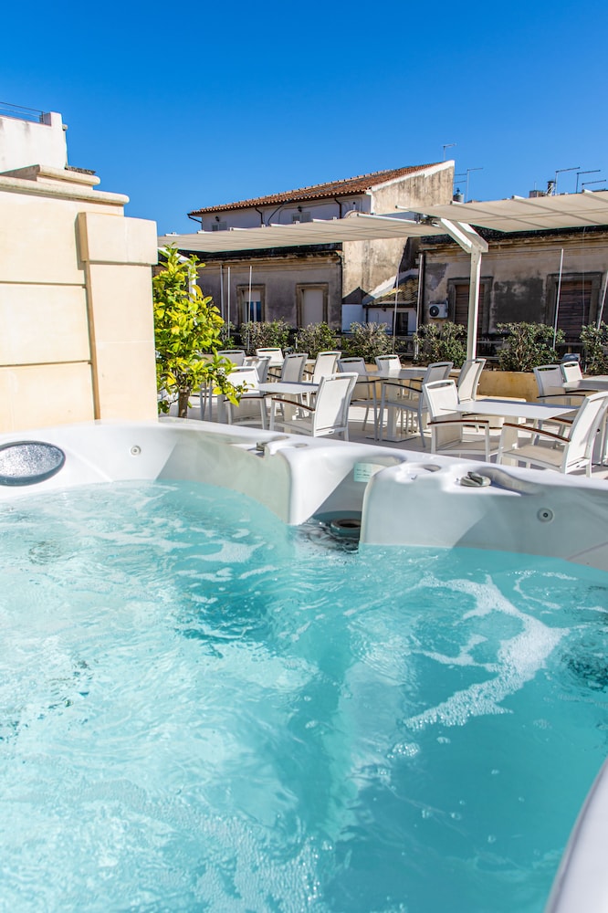 Caportigia Boutique Hotel 69/76