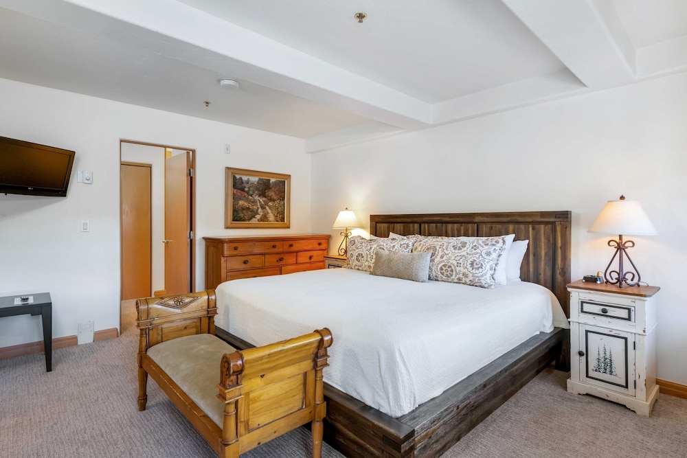 Condo, Bridge, King Bed
