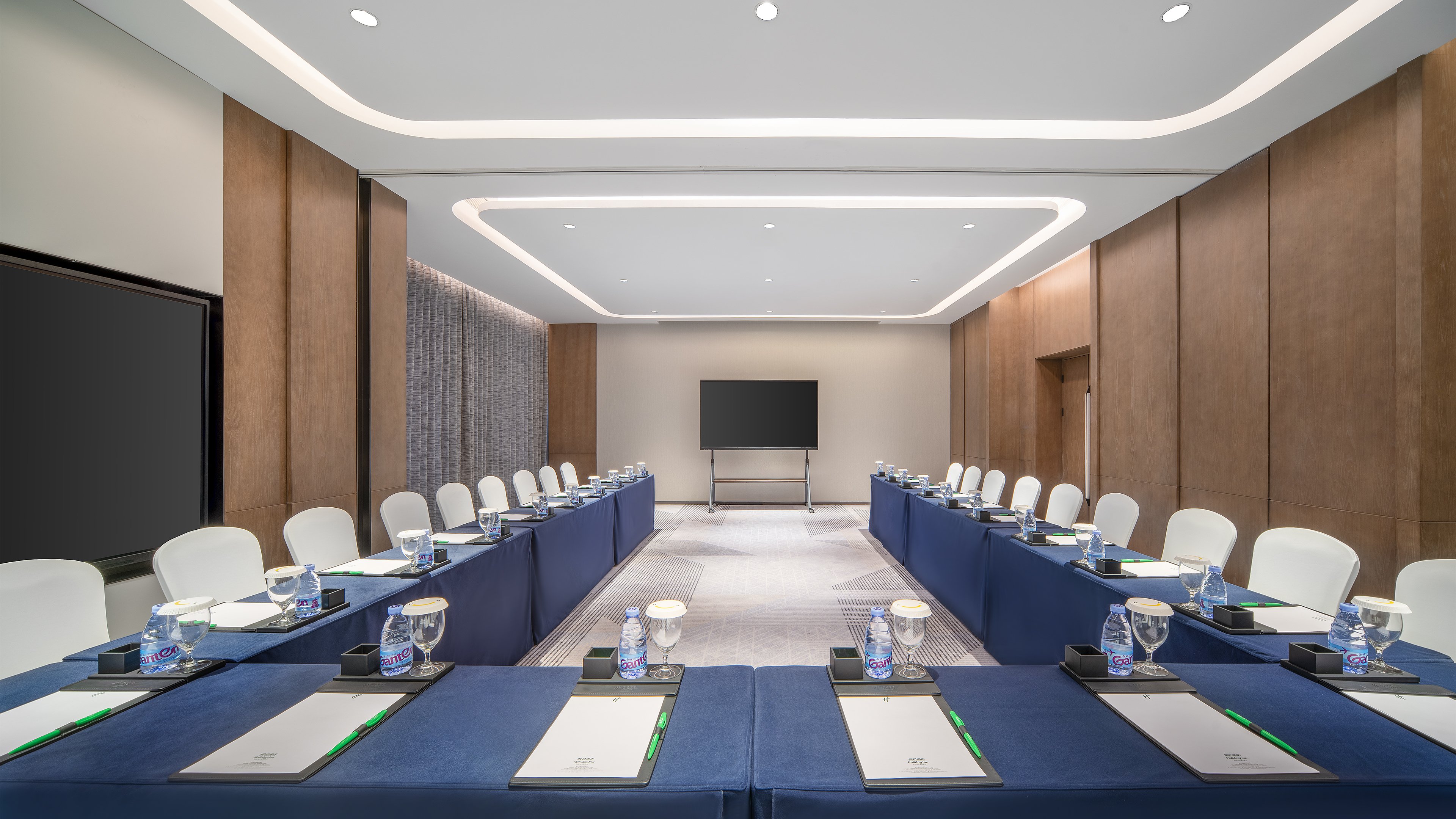 Holiday Inn Wuhan Houguan Lake by IHG 38/50