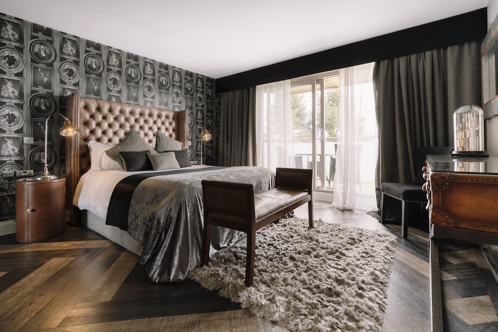 Derwent Manor Boutique Hotel 8/43