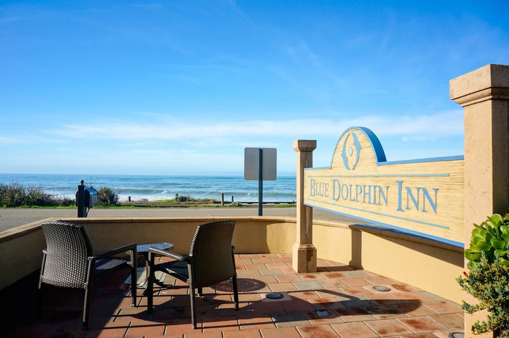 Blue Dolphin Inn 29/32