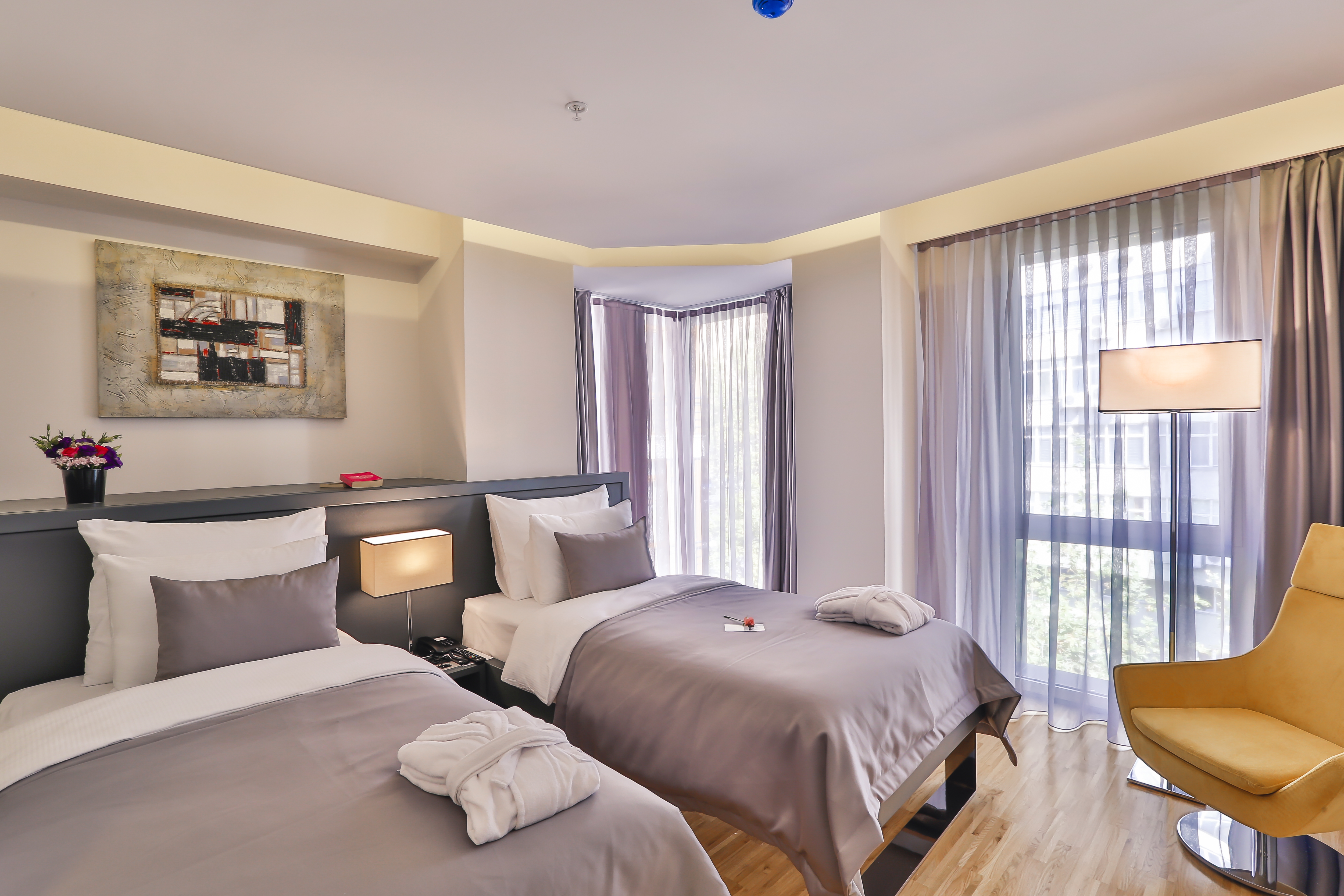 Business, Twin Beds