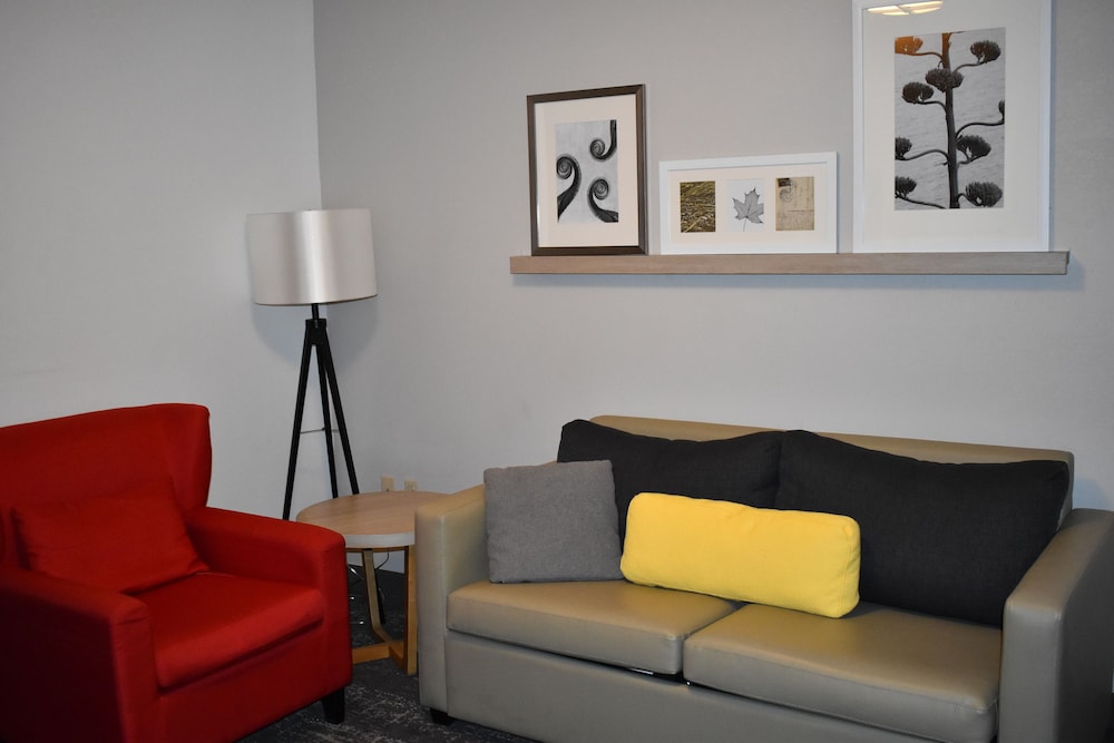 Country Inn and Suites By Radisson, Hagerstown, MD 25/39