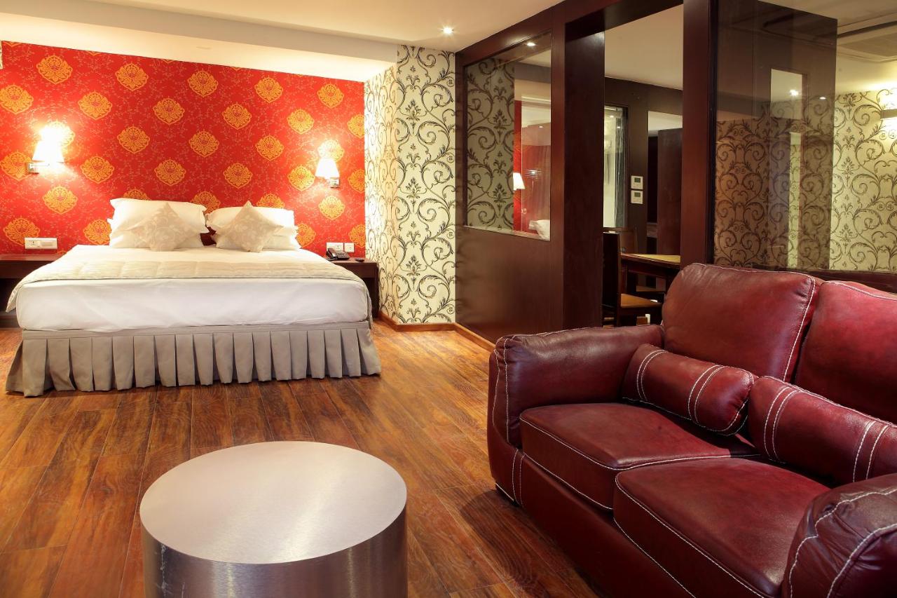 Fern Club Room