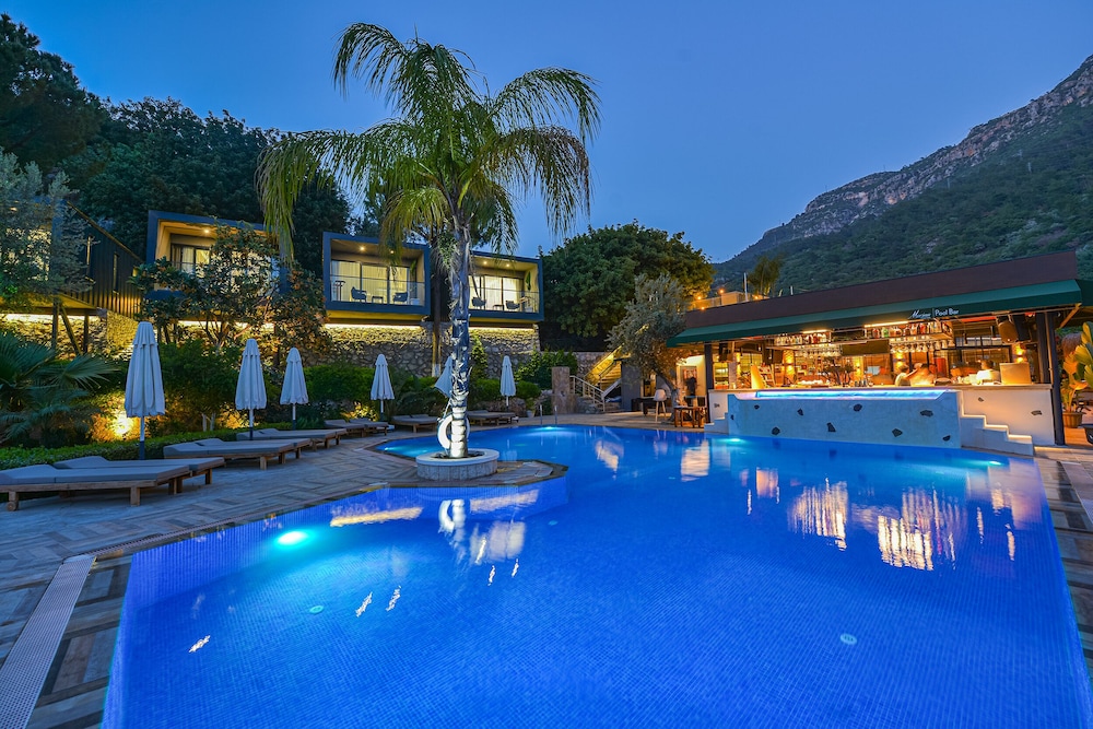 Morina Deluxe Hotel 1/50
