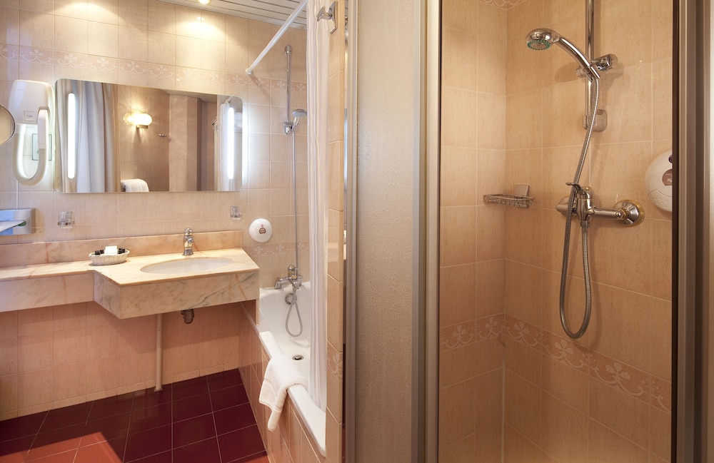 The Originals City Hotel Paix Republique Paris 47/50