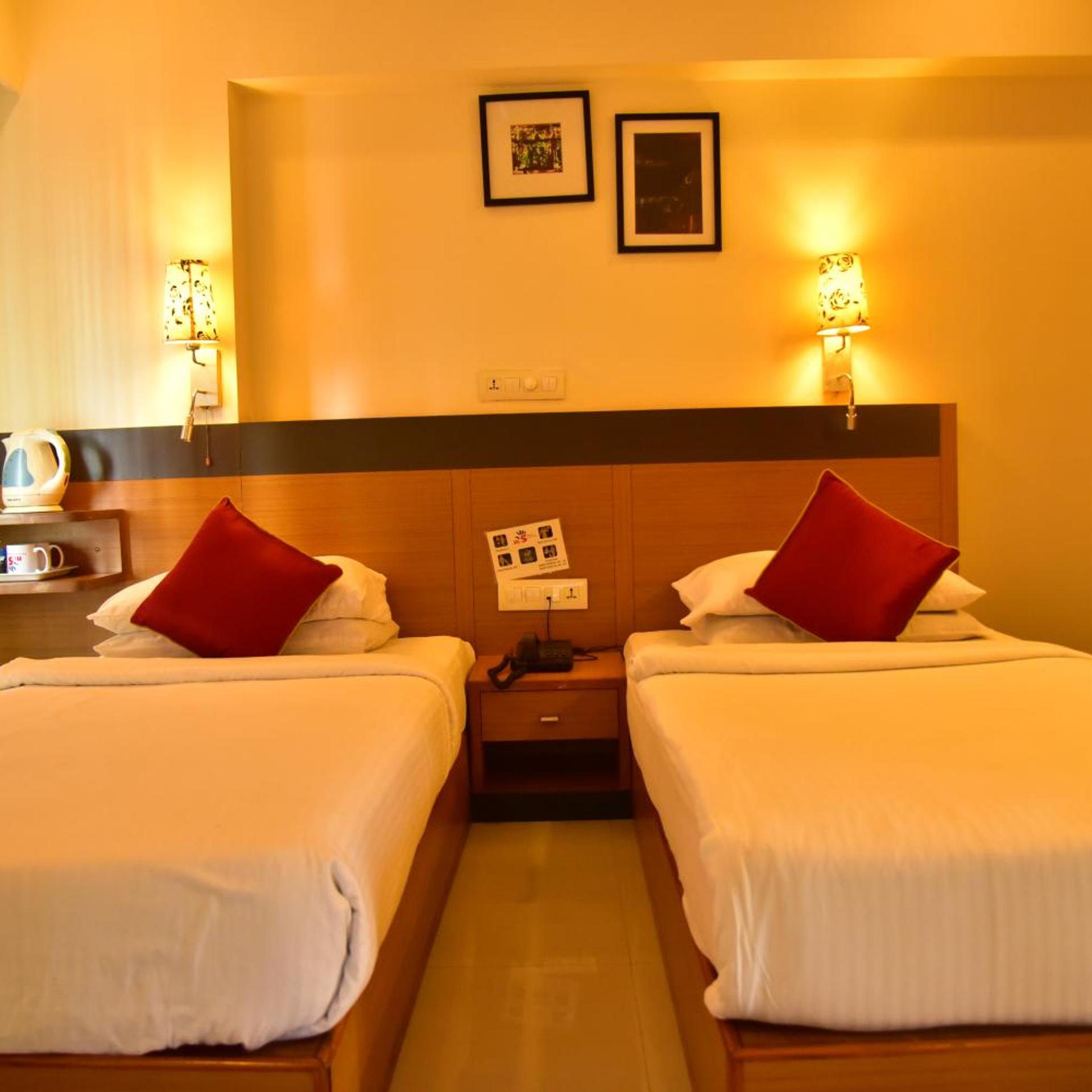 Hi 5 Hotel And Experience 17/39