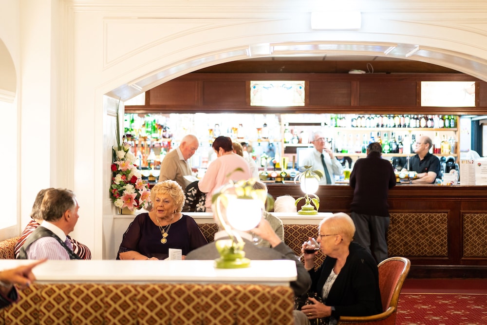 Devonshire Hotel 4/54