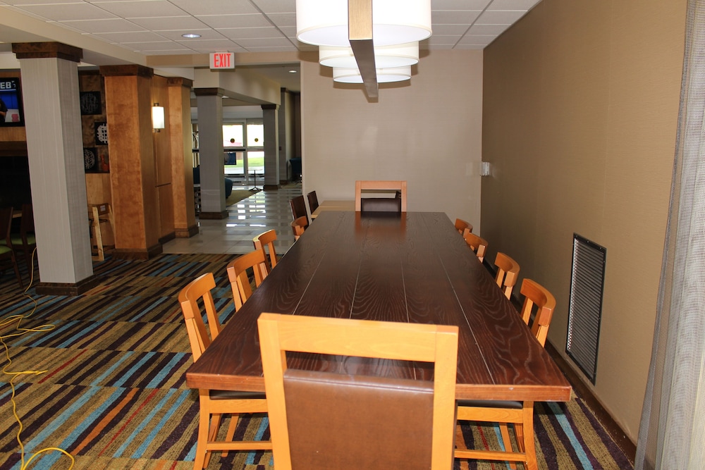 Fairfield Inn Suites Kansas City Liberty 36/40