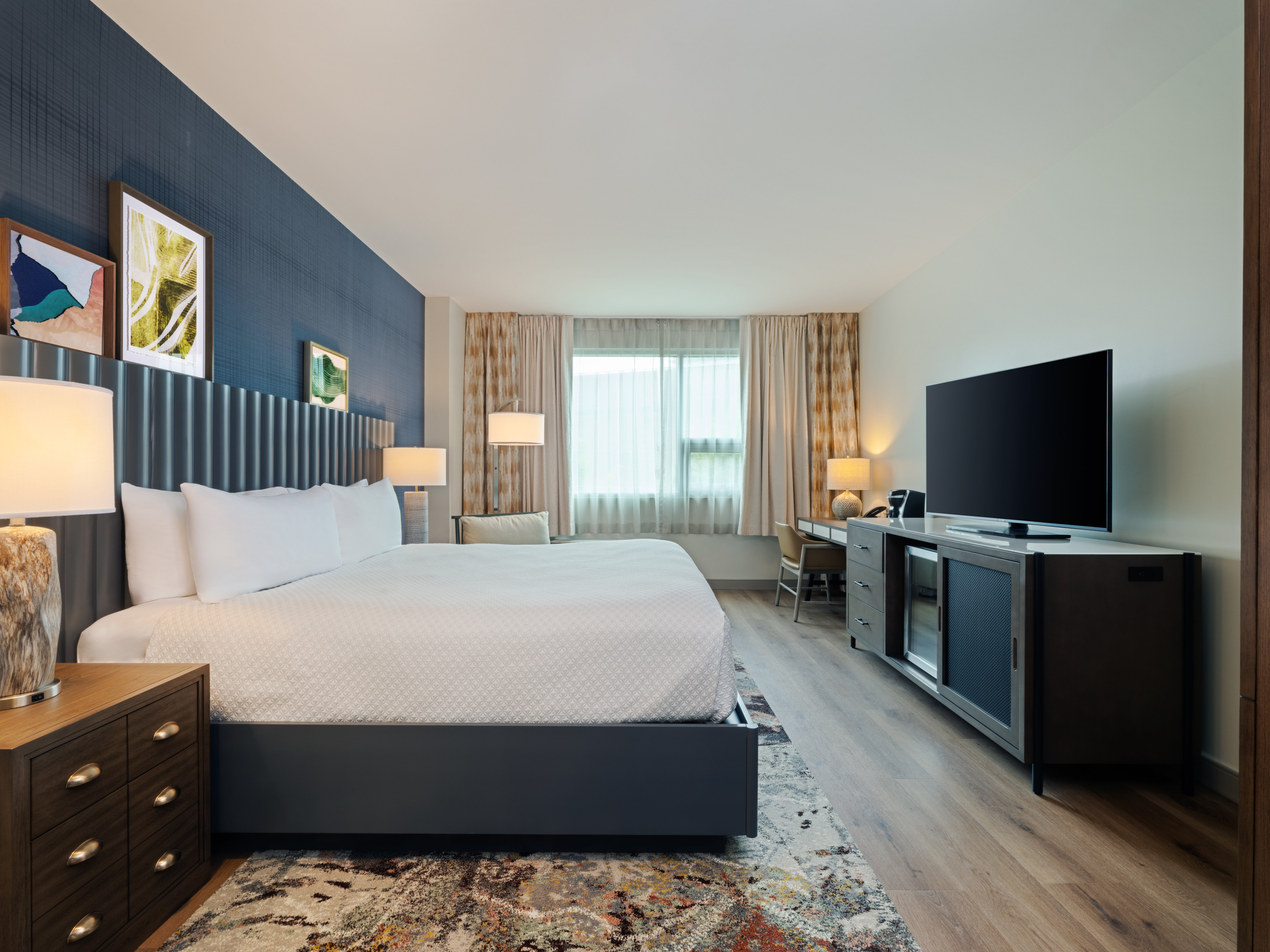 Leisure, King Bed
