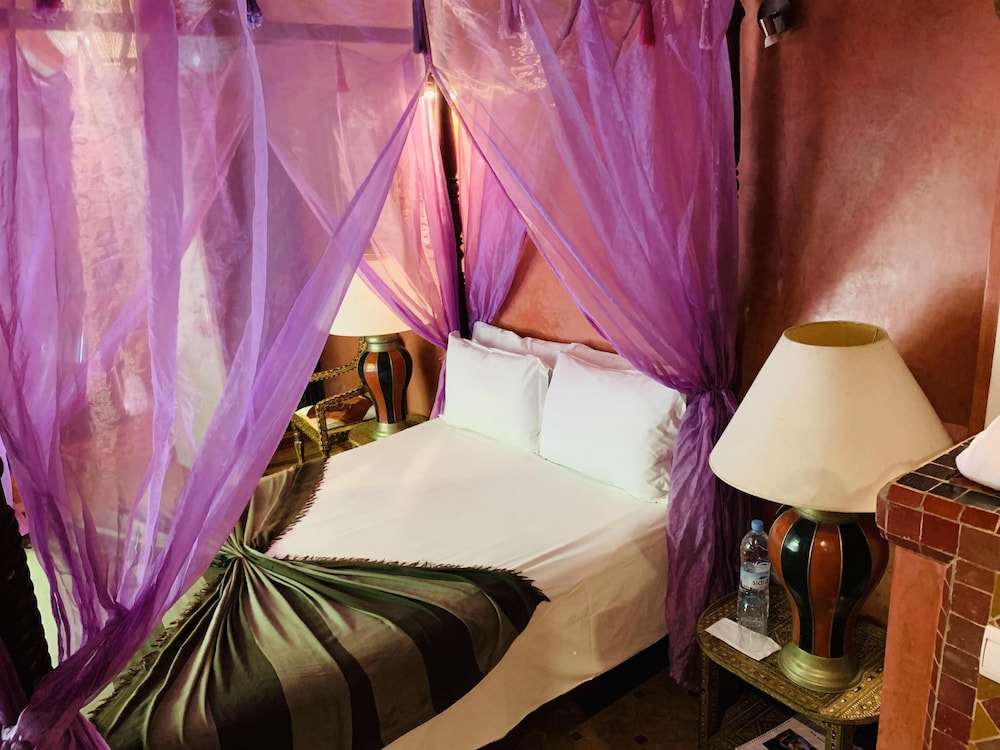 Riad Moullaoud 25/50