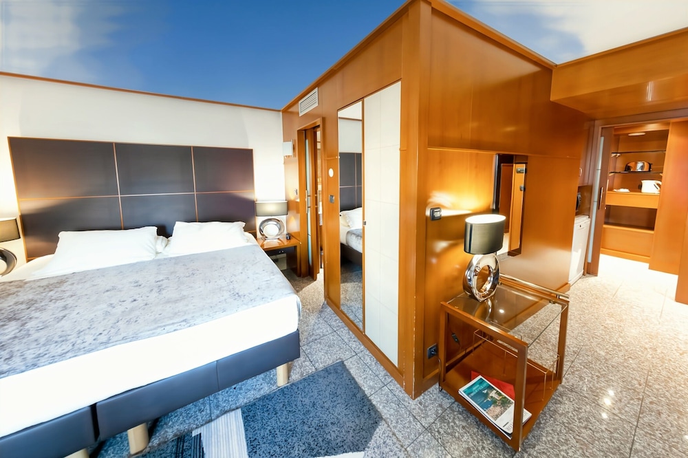 Hotel Goldstar Resort And Suites 18/50
