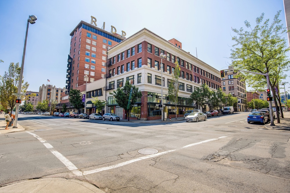 Symons Block Hotel 6/9
