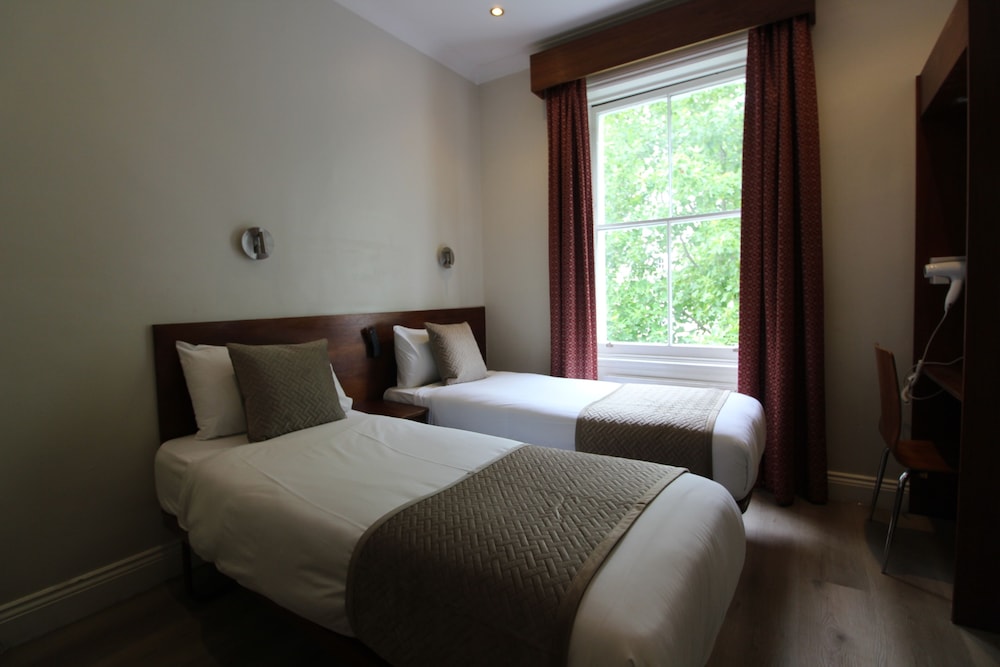 Wedgewood Hotel 29/66
