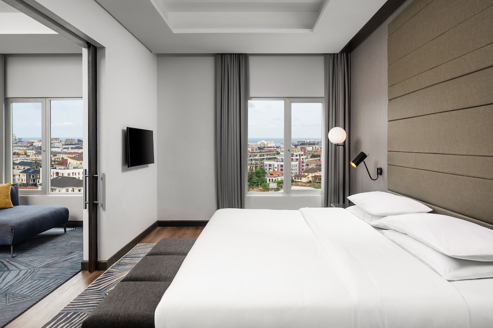EXECUTIVE, KING BED, CITY VIEW
