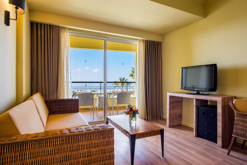 Calheta Beach by Savoy Signature 57/79