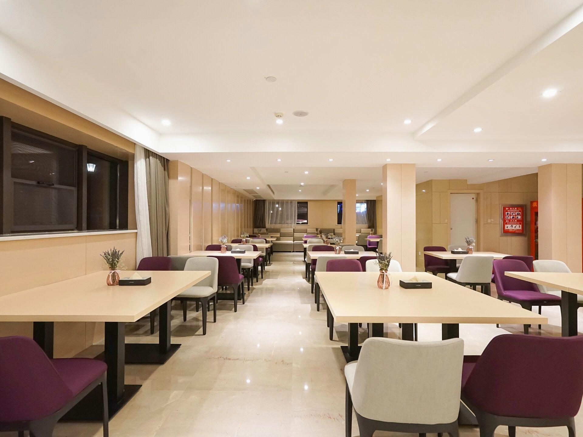 Li Feng Hotel (Wuhan Jinyinhu store) 32/49