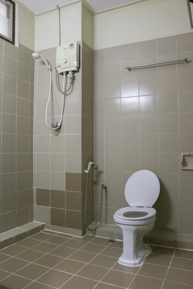 Nakornping Hotel 25/27