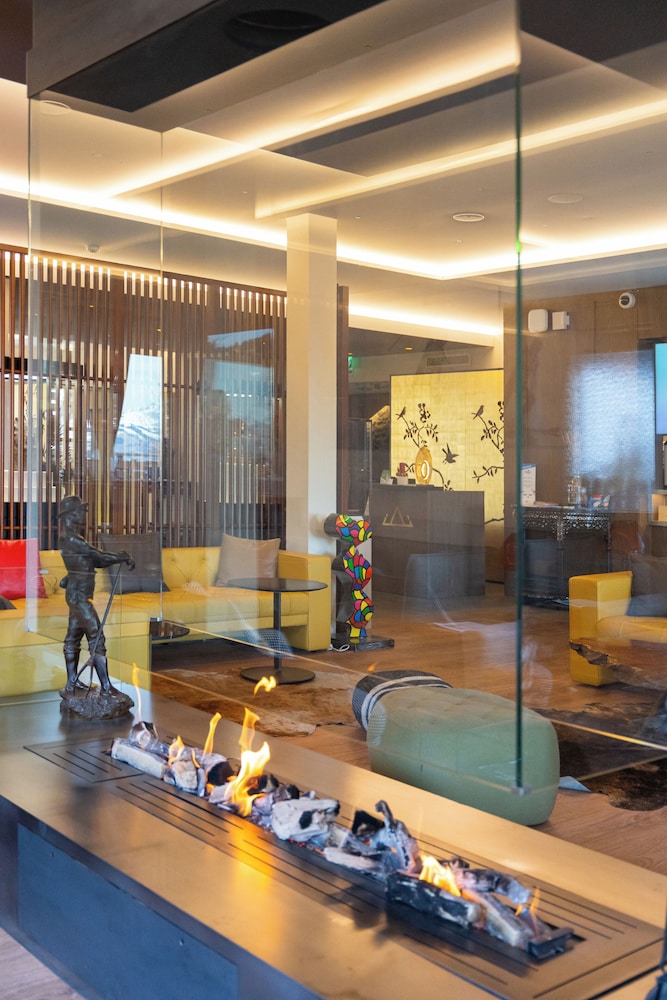 VIU Hotel Villars 37/50