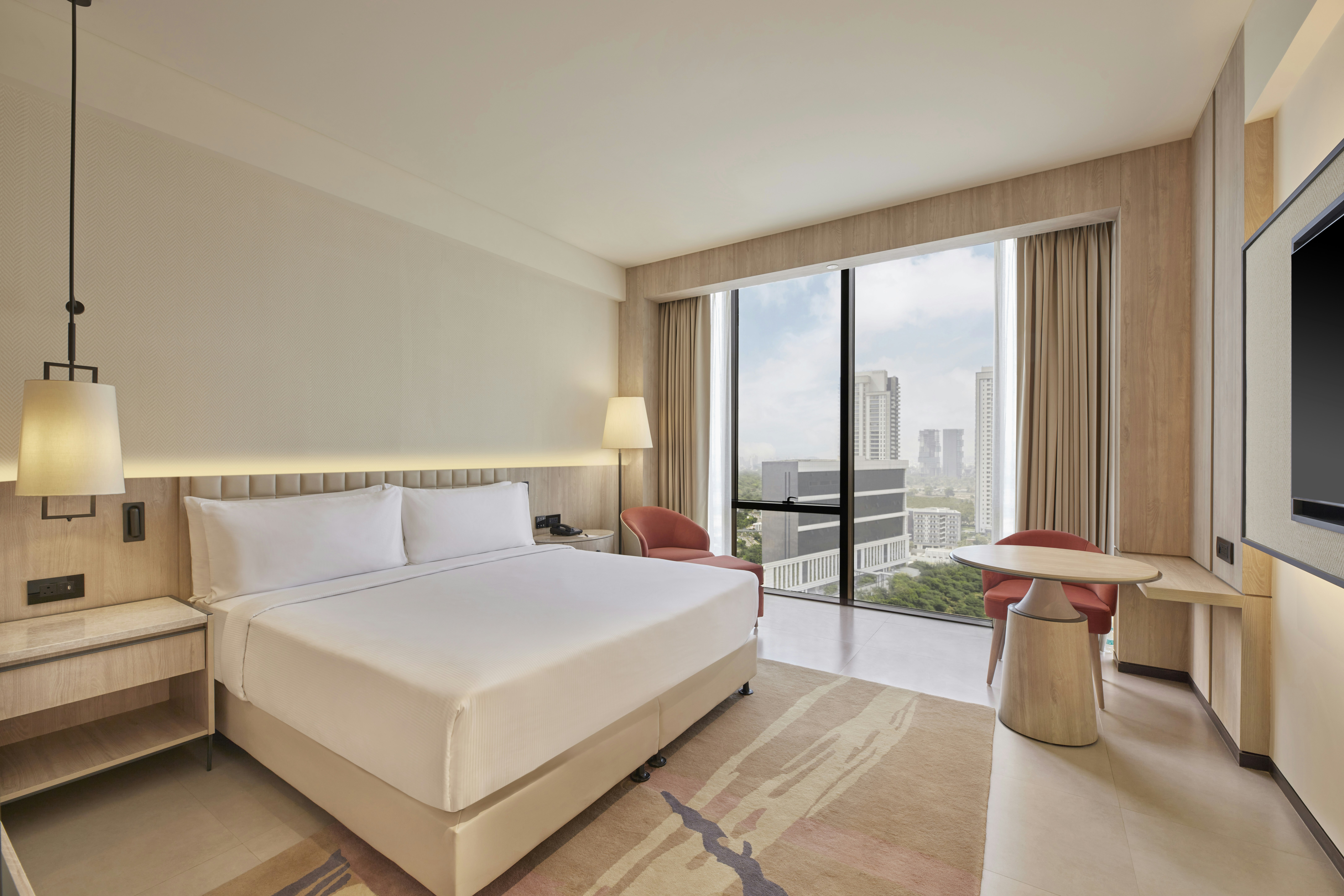 GUEST ROOM, KING BED