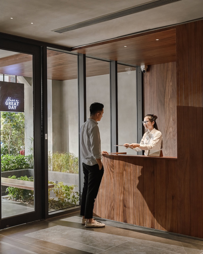 Triple E Hotel Metro Ben Thanh 6/50