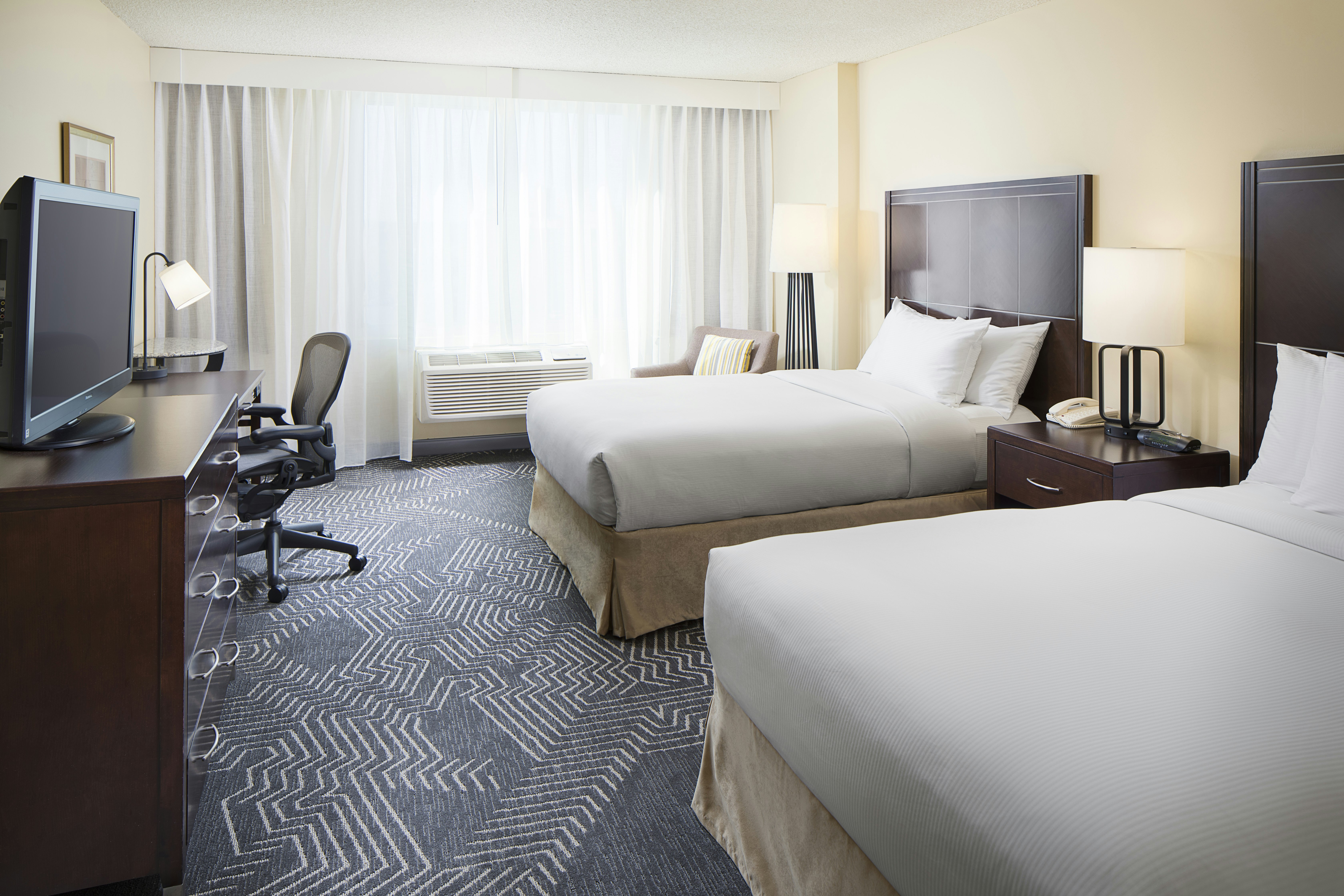 غرفة بسريرين كوين، DoubleTree by Hilton Los Angeles - Commerce 3/4