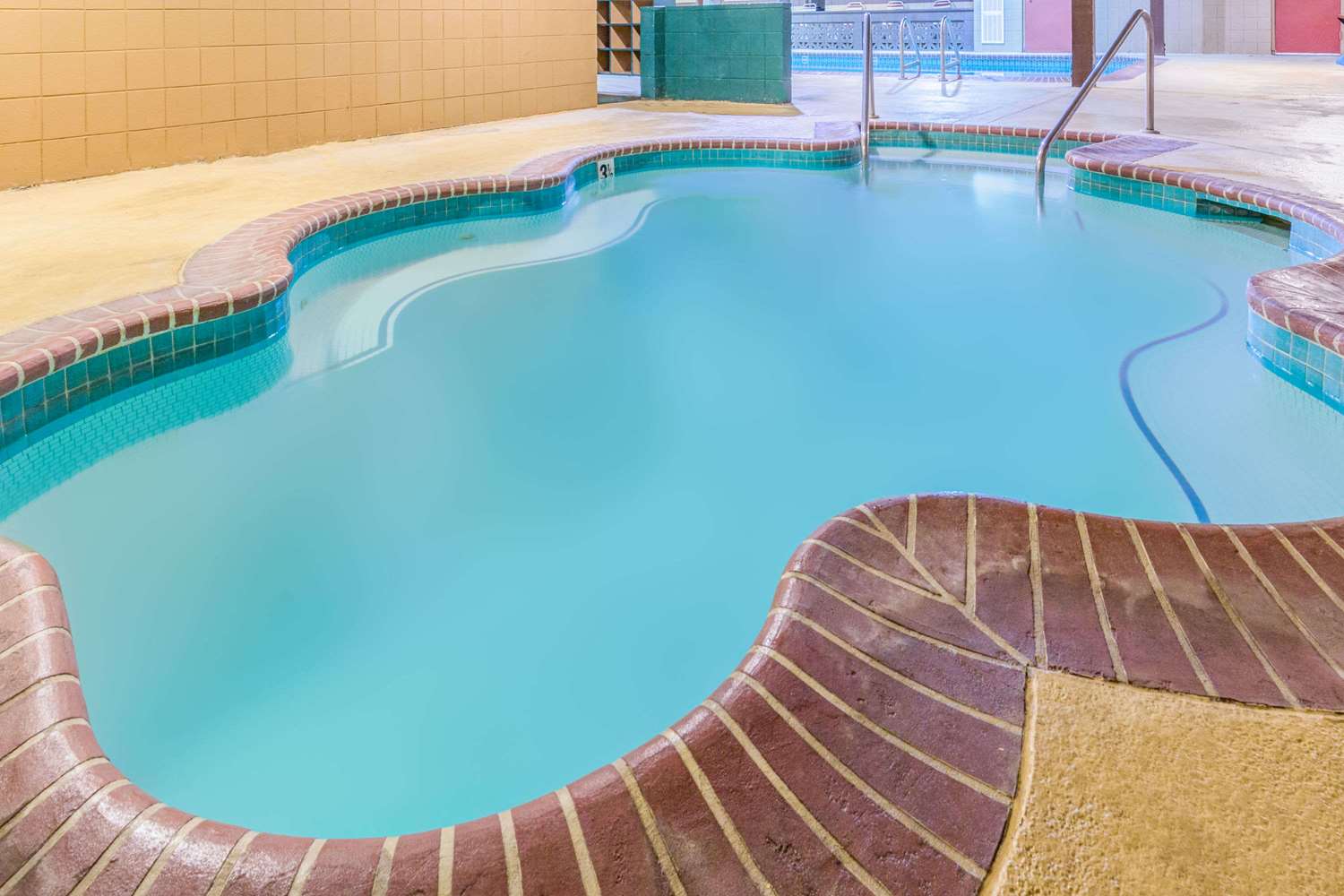 Days Inn by Wyndham Black Bear 8/19