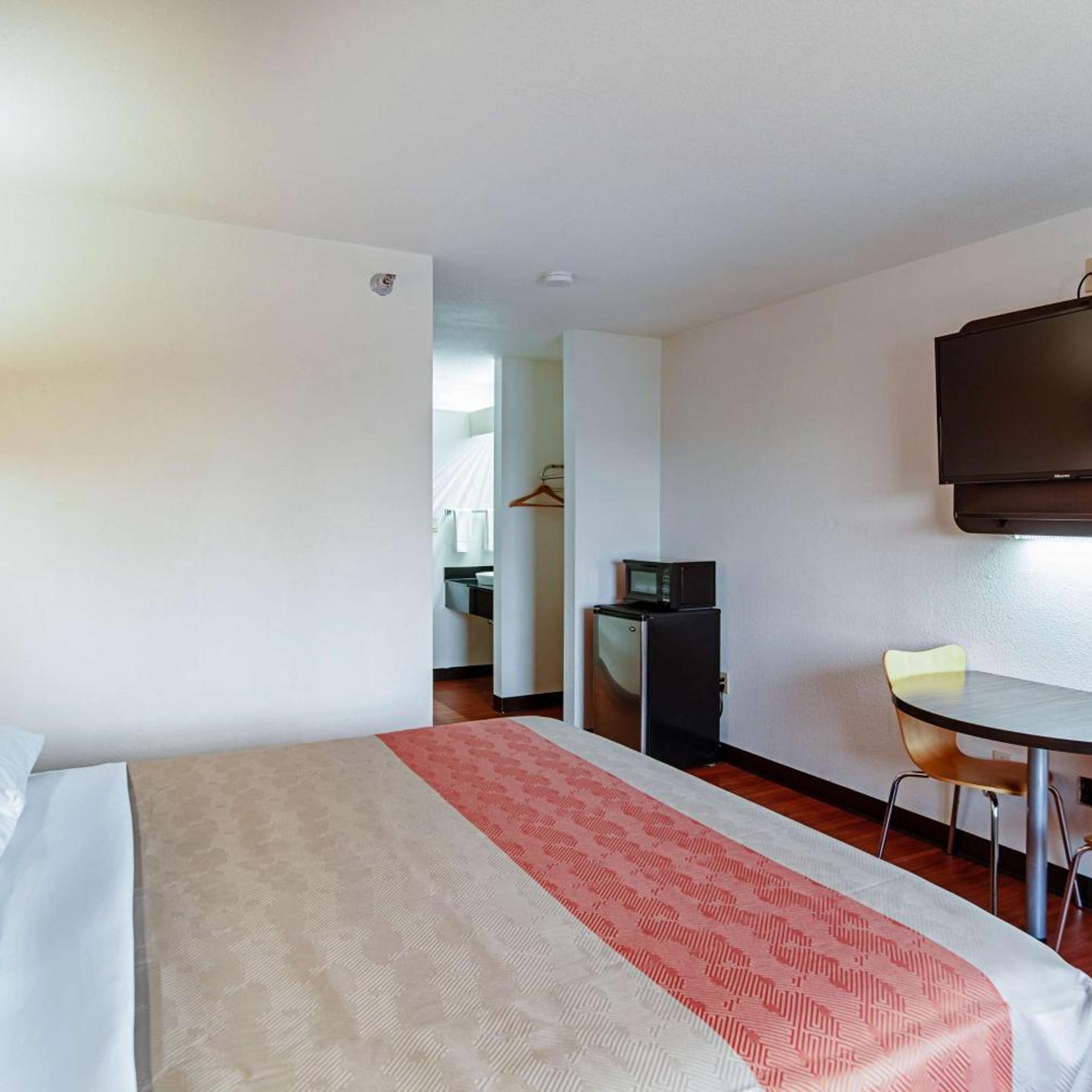 Room, Double Bed, Accessible, Motel6 Lebanon, IN 8/10
