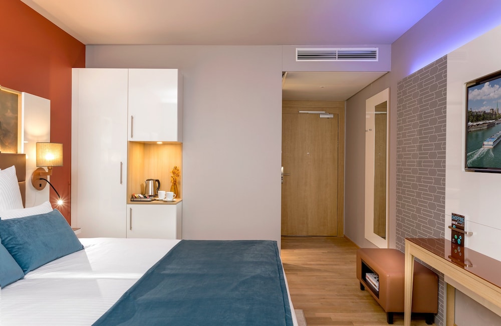 Leonardo Hotel Zurich Airport 13/76