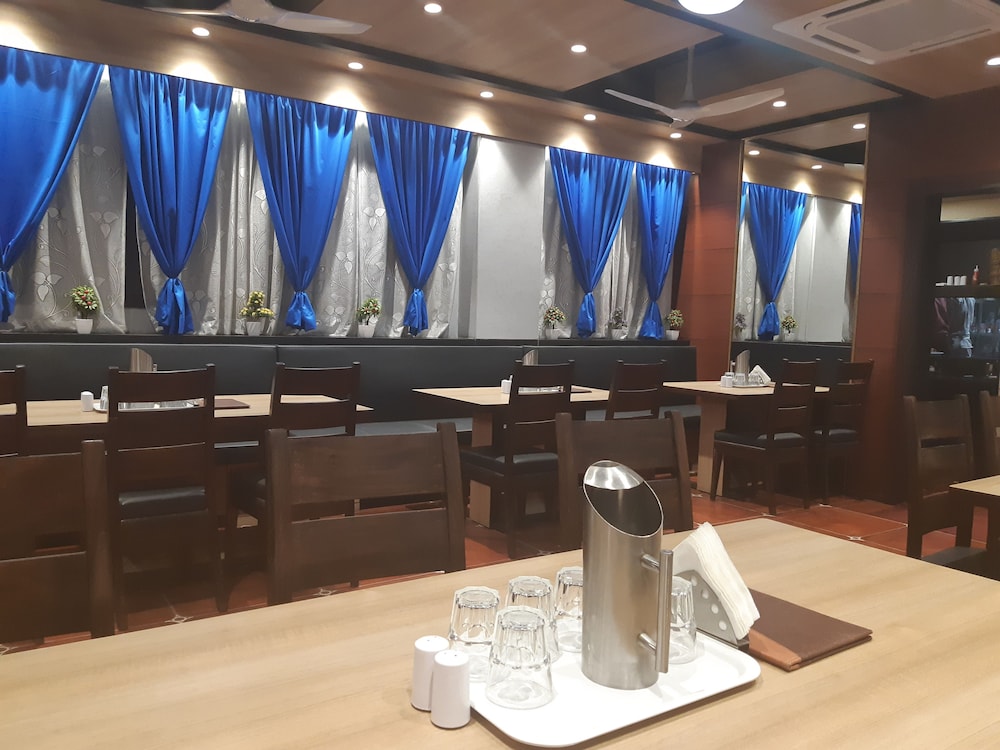 Hotel Madni Royale 41/50