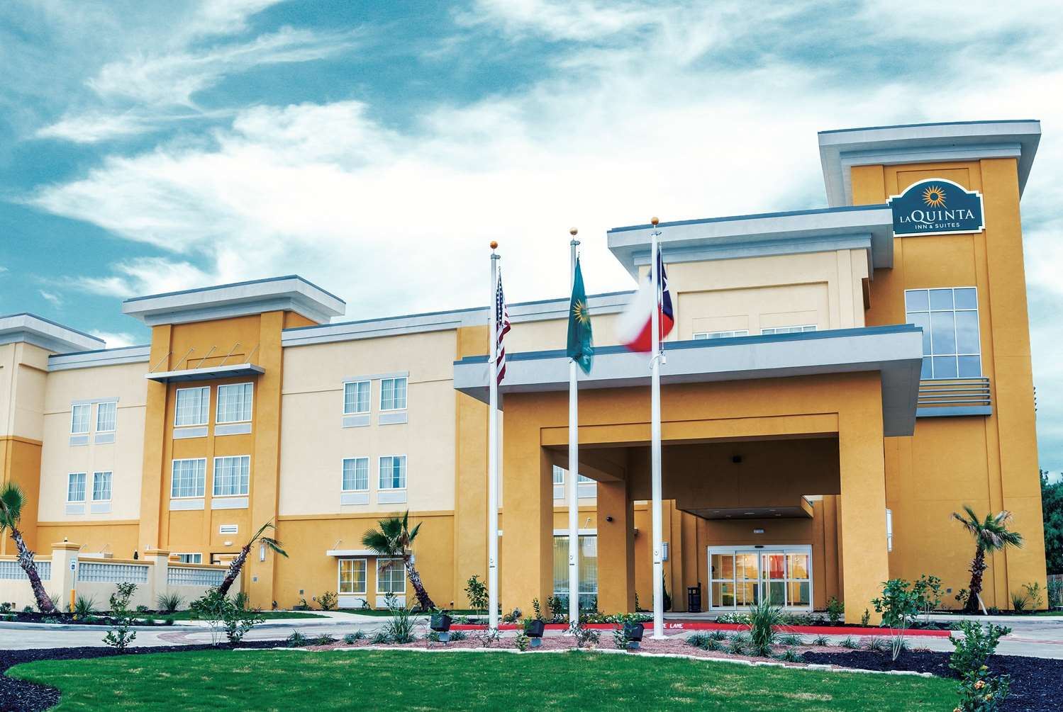 La Quinta Inn Suites Cotulla 2/20