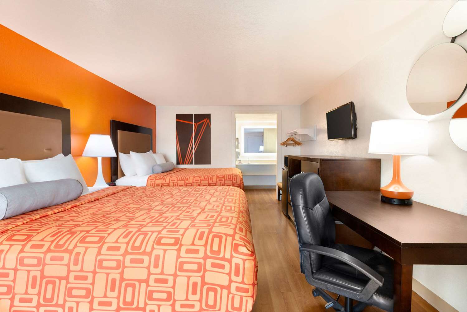 Howard Johnson By Wyndham Harrisonburg 8/20