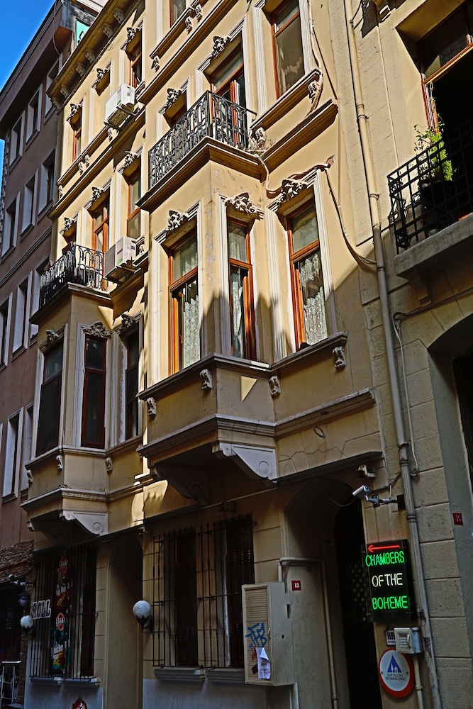 Chambers Of The Boheme 1/50