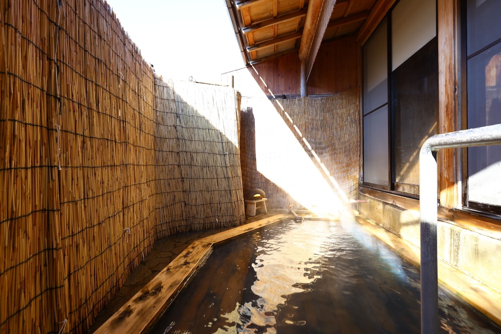 Shibu Hotel 37/66