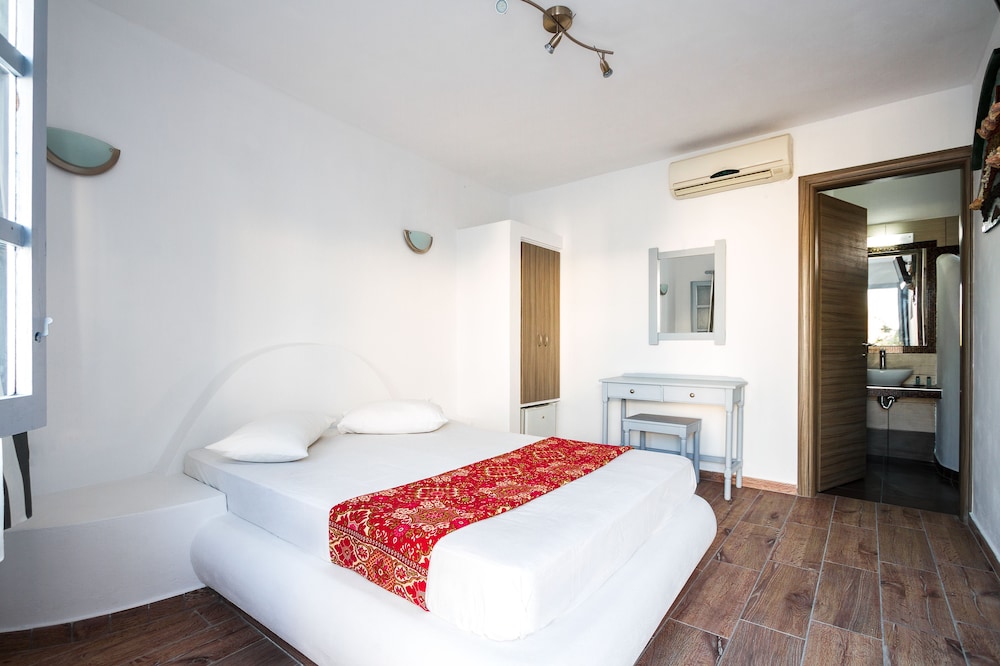 Villa Iliovasilema Santorini 6/50