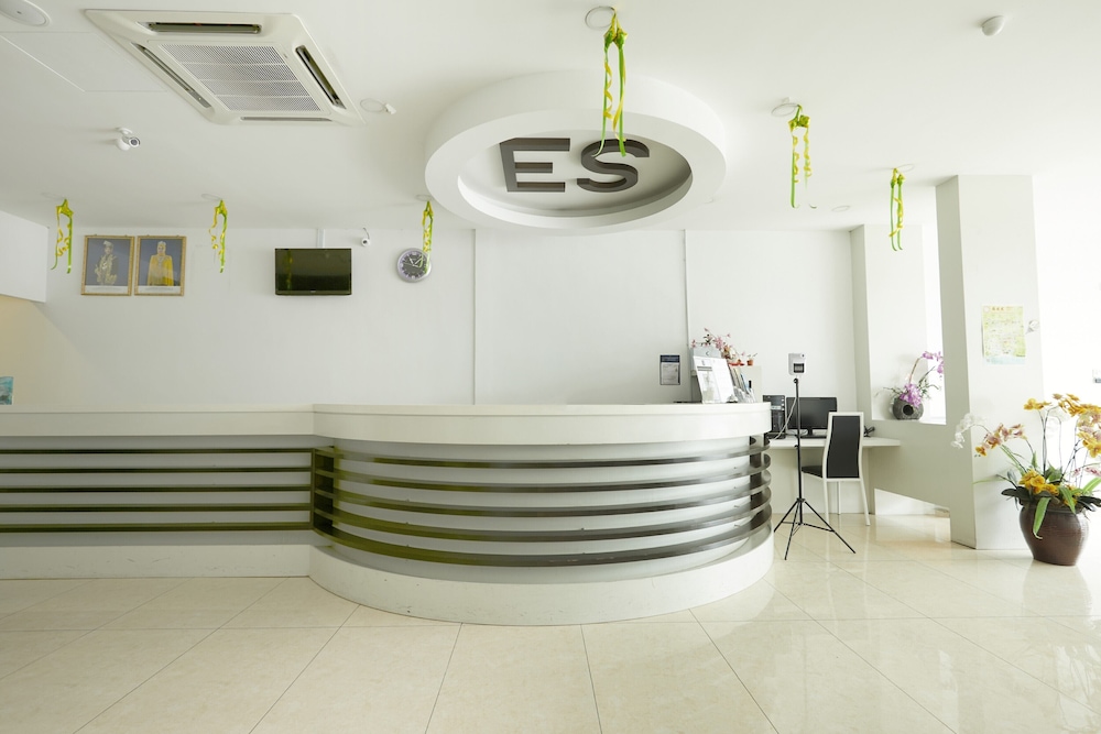 East Sun Hotel by ZUZU 11/91
