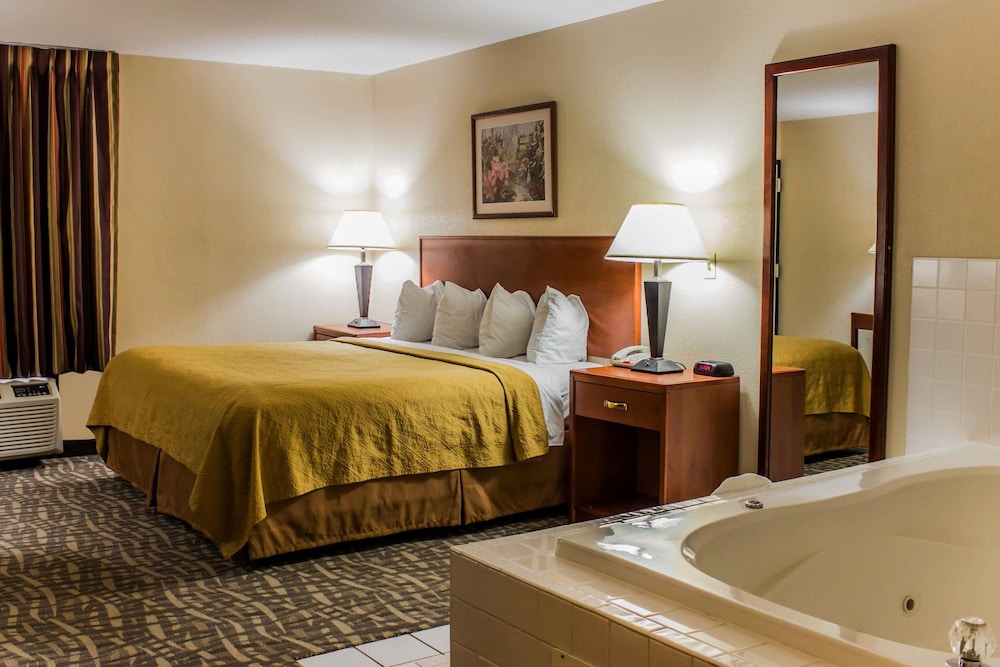 Quality Inn Kinston Hwy 70 12/33