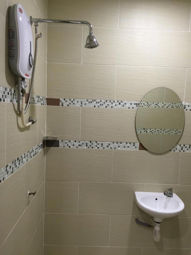 Ipoh Road Hotel 21/22