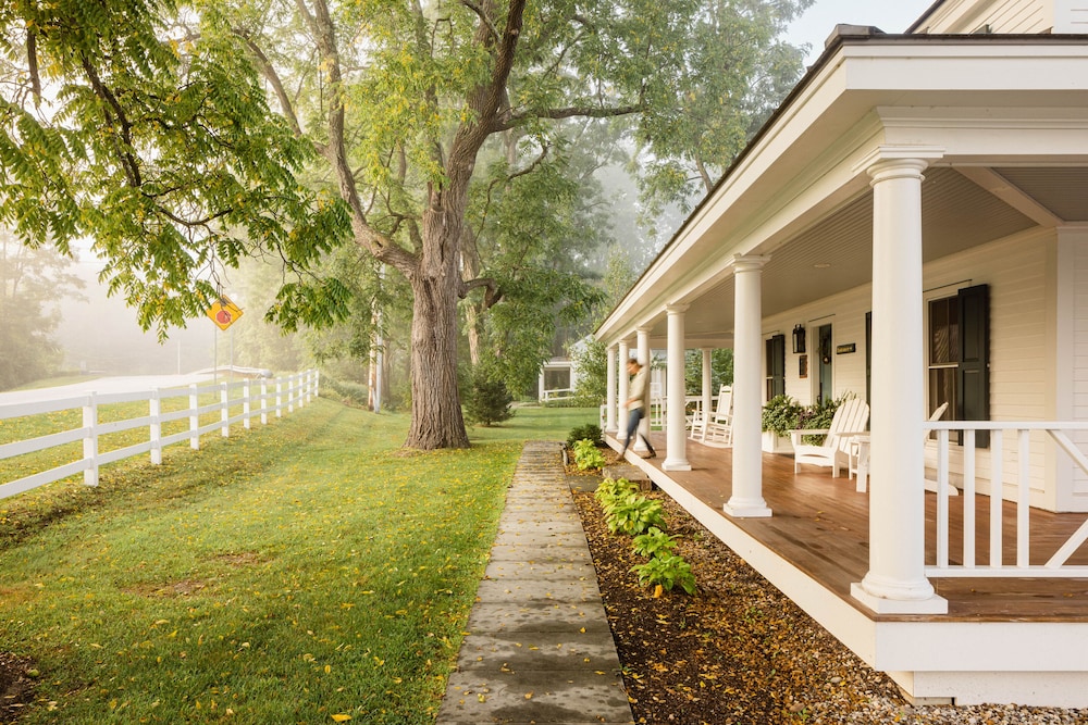 Hill Farm Inn 34/50