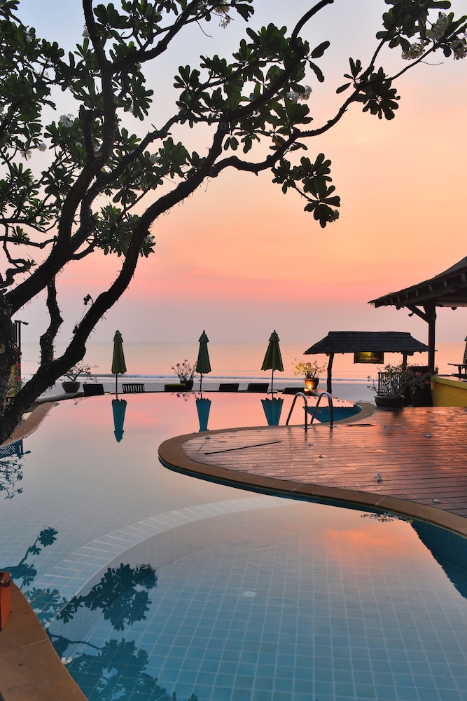 Supatra Hua Hin Resort 31/50
