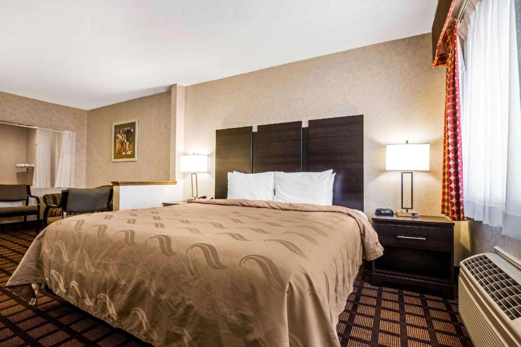 Superior, Suite, King Bed, Accessible