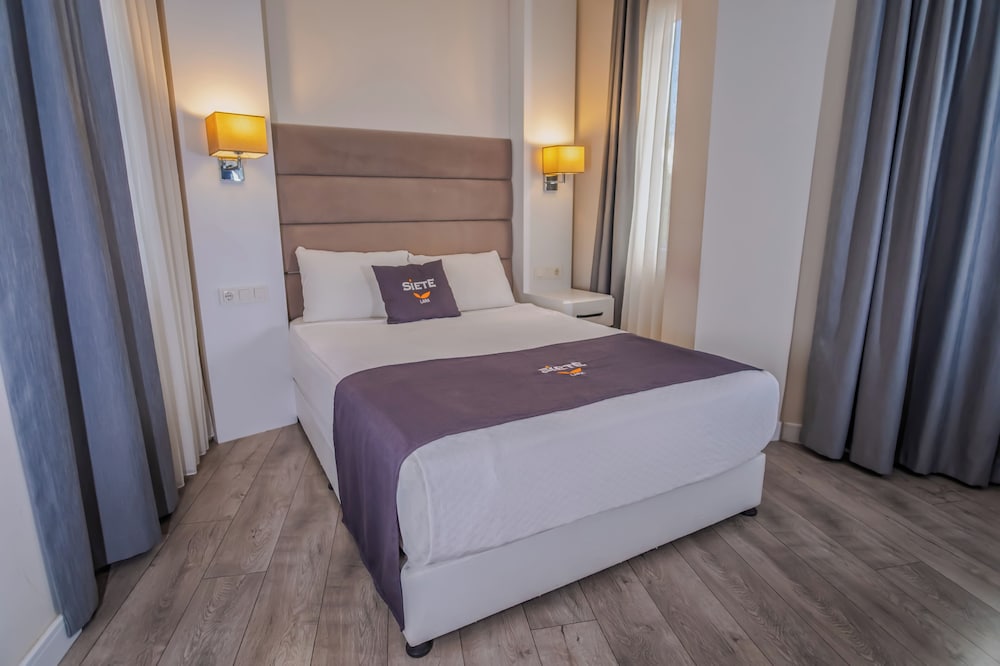 Siete Hotel 24/73