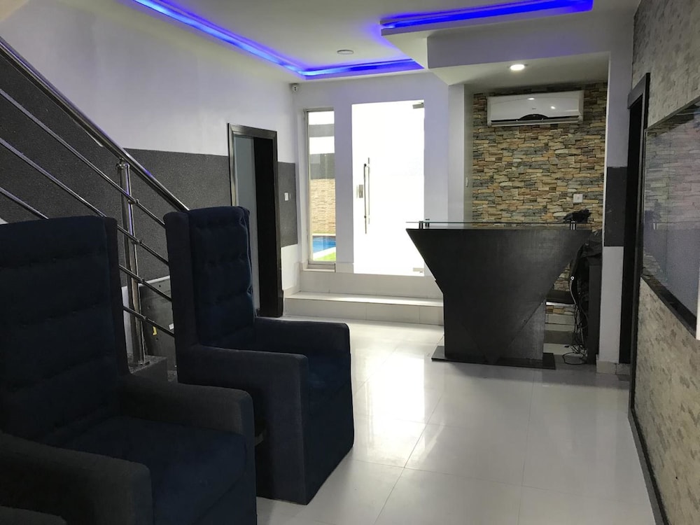 H3 Luxury Cottage photo2