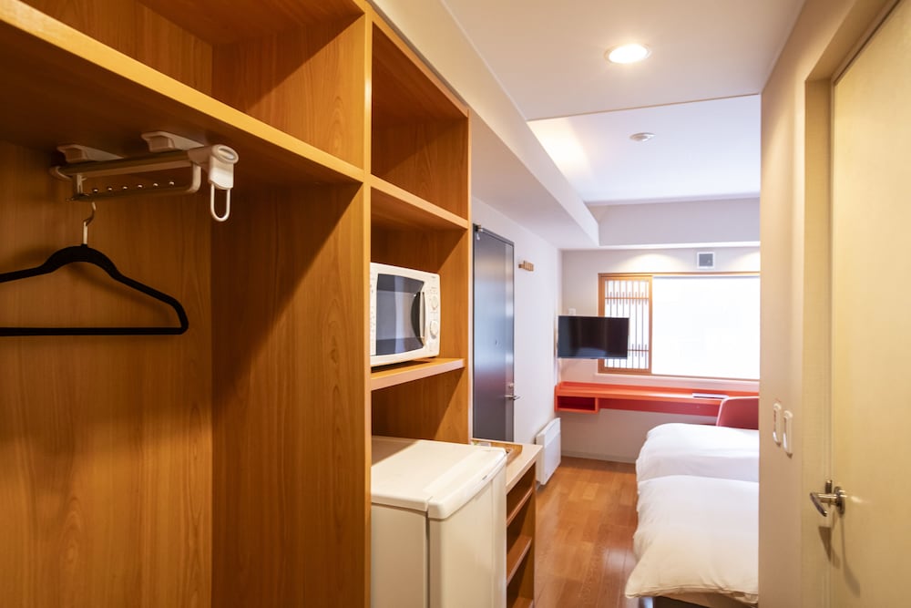 M Hotel 27/28