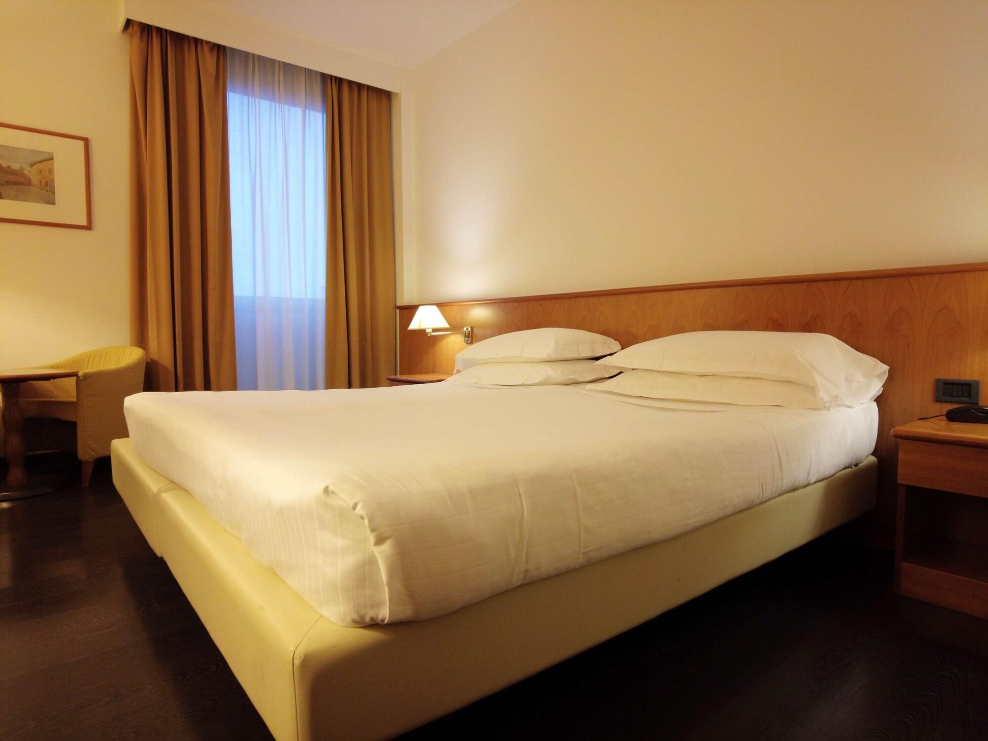 Connecting, Family, Multiple Beds